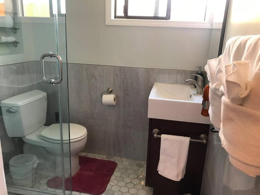 2 Bedroom House Or Private Near Sf, Sfsu And Sfo * Daly City